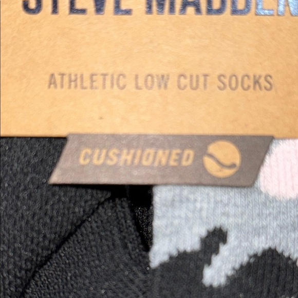 New Steve Madden Athletic Socks Black and Green - Picture 5 of 10